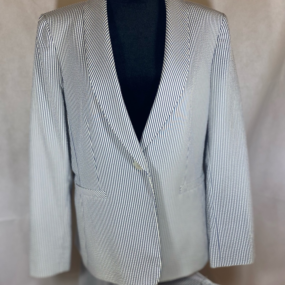 Tahari baby blue pinstripe two piece skirt suit size 12